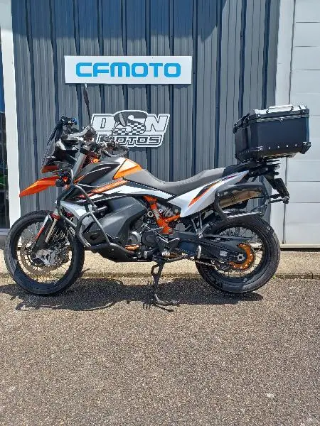 890 ADVENTURE