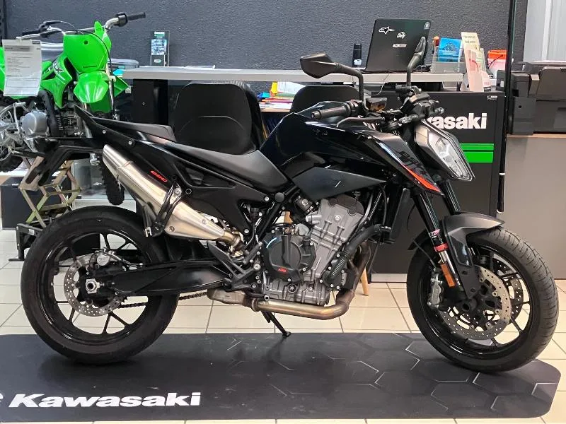 890 DUKE 2022