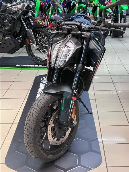 890 DUKE