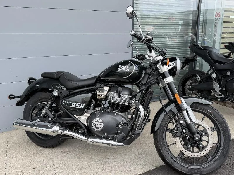 SUPERMETEOR 650