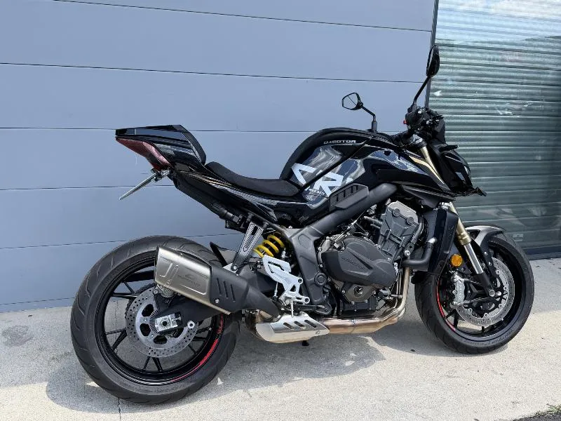 SRK 800 DARK