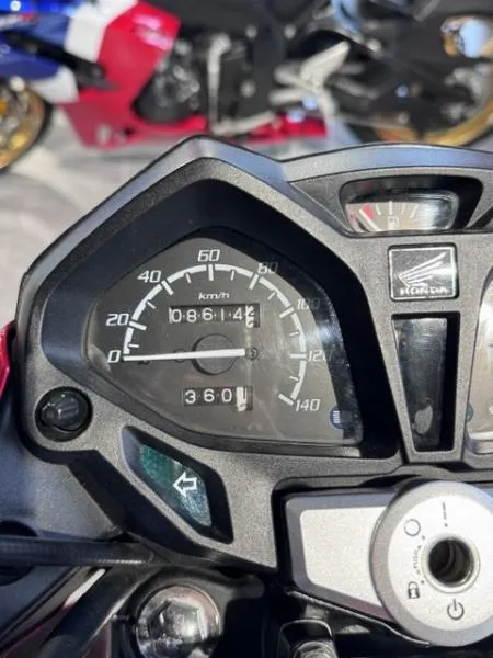 CB 125 F
