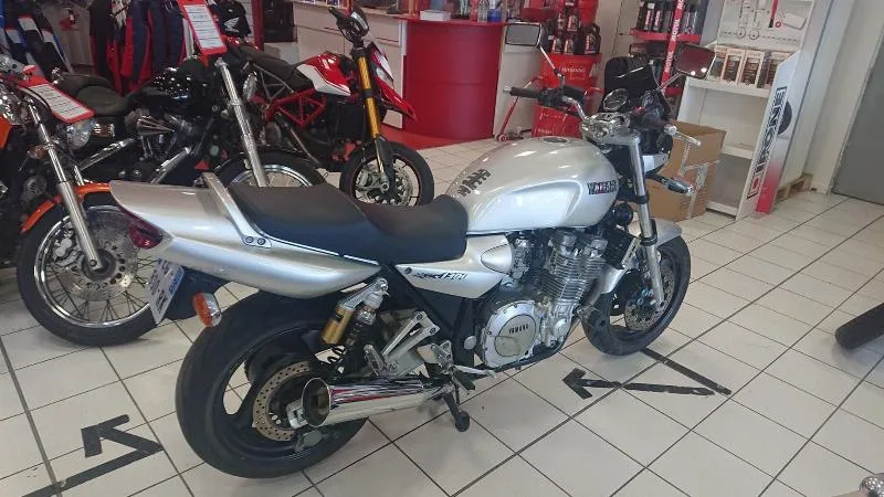 XJR 1300