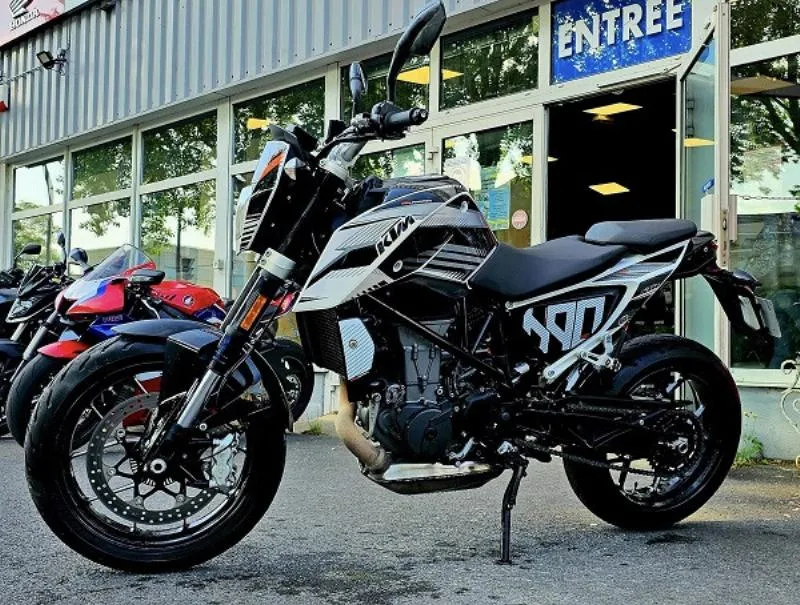 DUKE 690