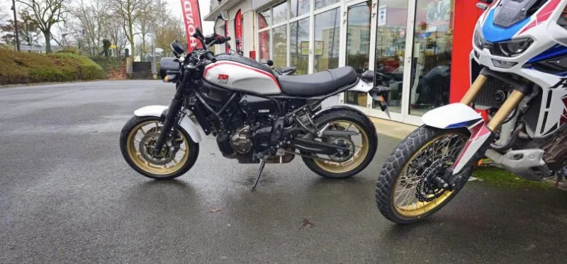 XSR 700