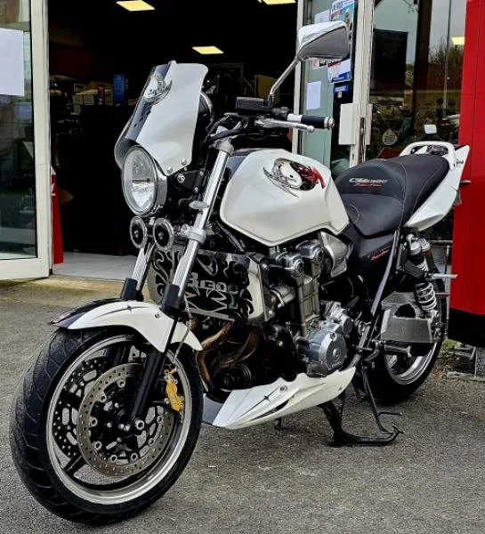 CB 1300