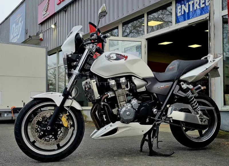 CB 1300