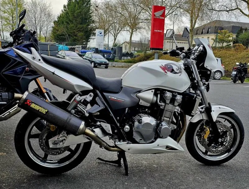 CB 1300