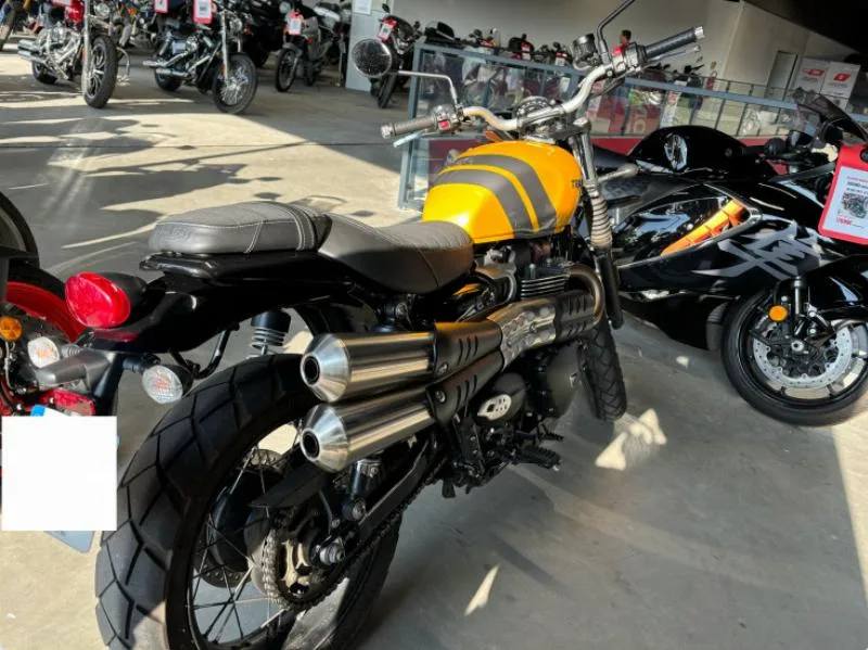 SCRAMBLER 900