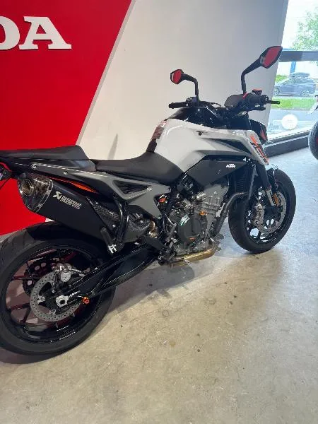 790 DUKE ABS
