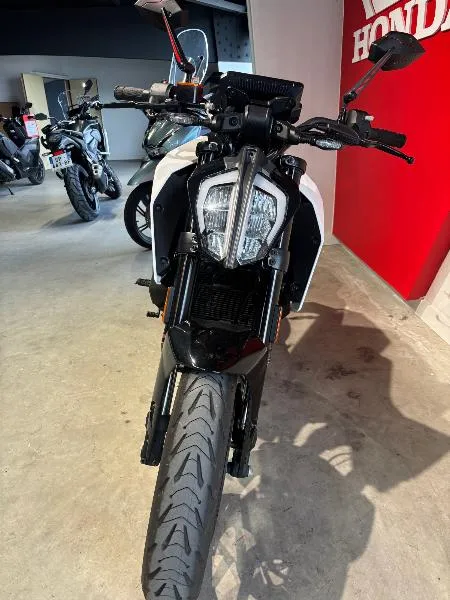 125 DUKE ABS