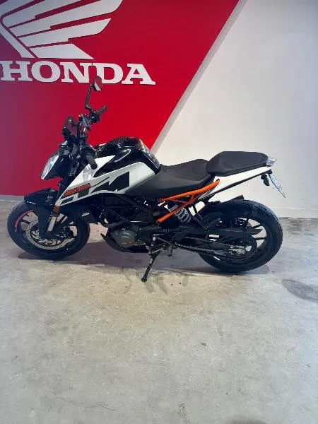125 DUKE ABS