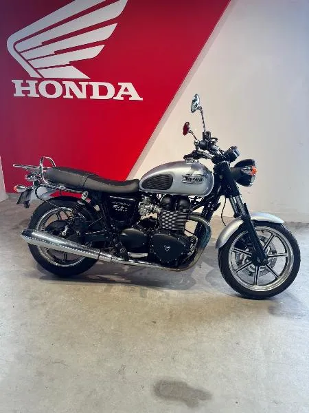 BONNEVILLE 865 SE