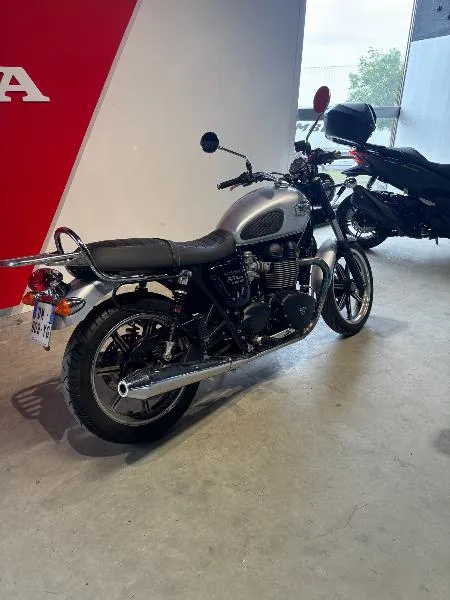 BONNEVILLE 865 SE