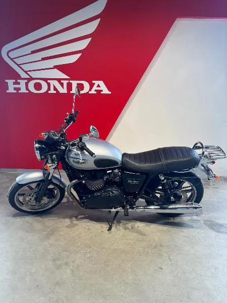 BONNEVILLE 865 SE