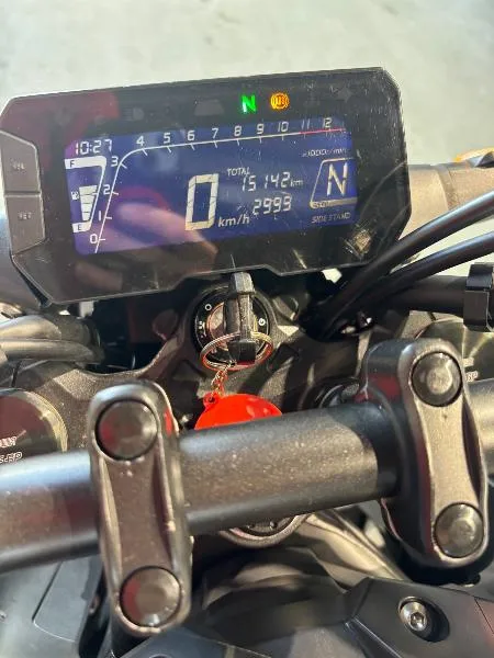 CB 125  R