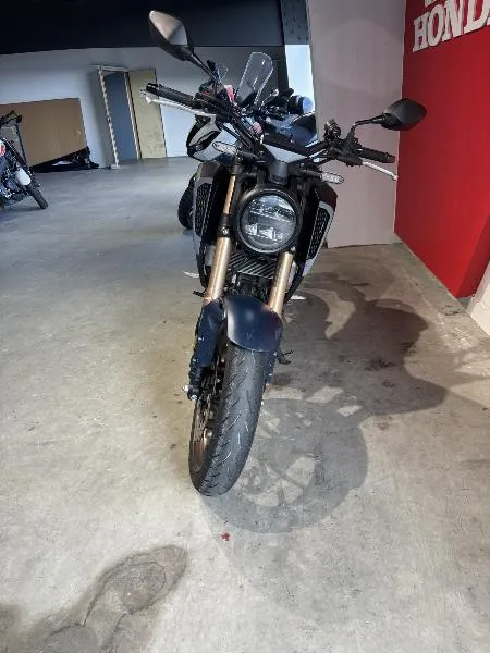CB 125  R