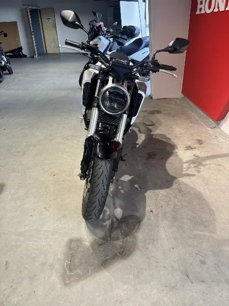 CB 125  R