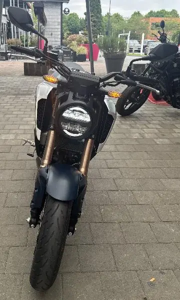 CB 125  R