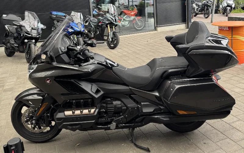 GL 1800 GOLDWING TOURING DCT