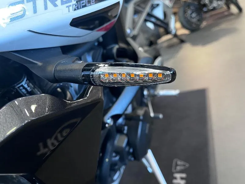 STREET TRIPLE 765 R