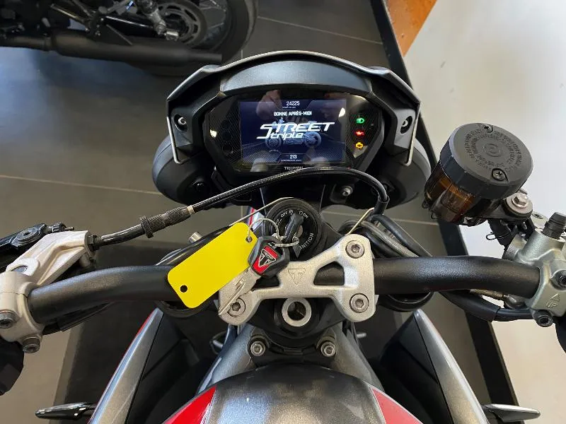STREET TRIPLE 765 RS