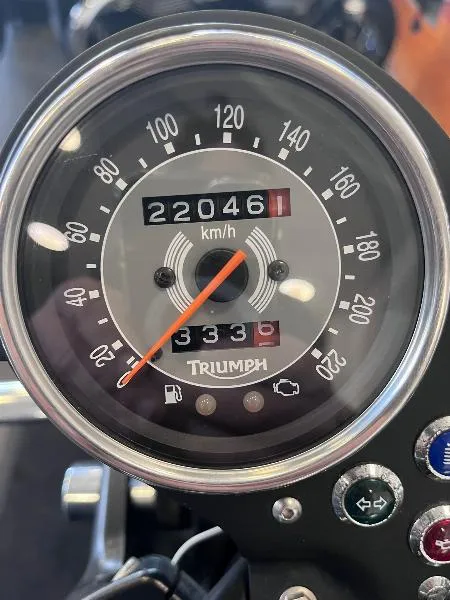 BONNEVILLE 865 SE