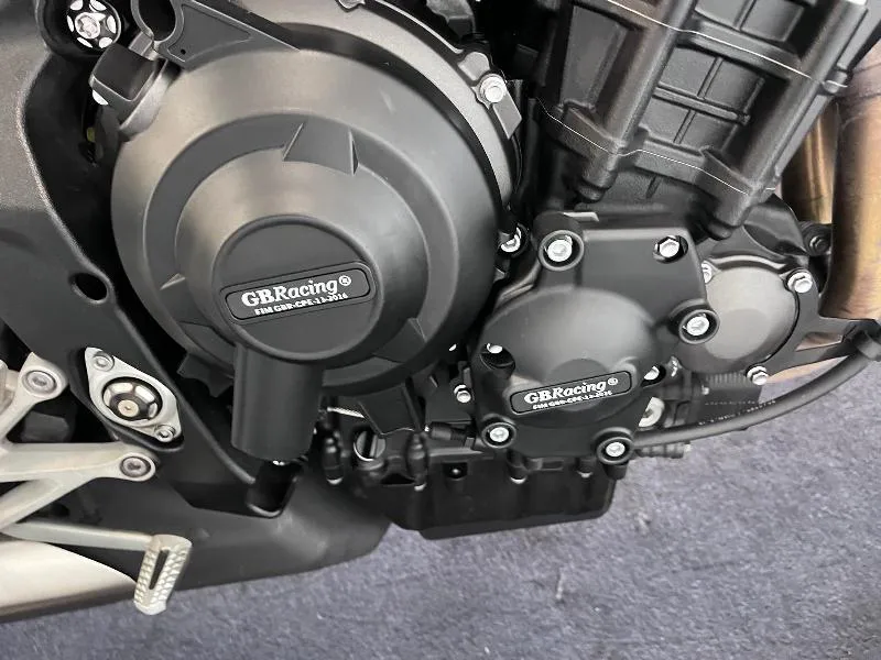 STREET TRIPLE 660 S