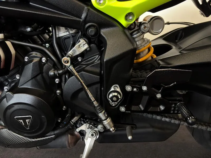 DAYTONA 765 Moto 2