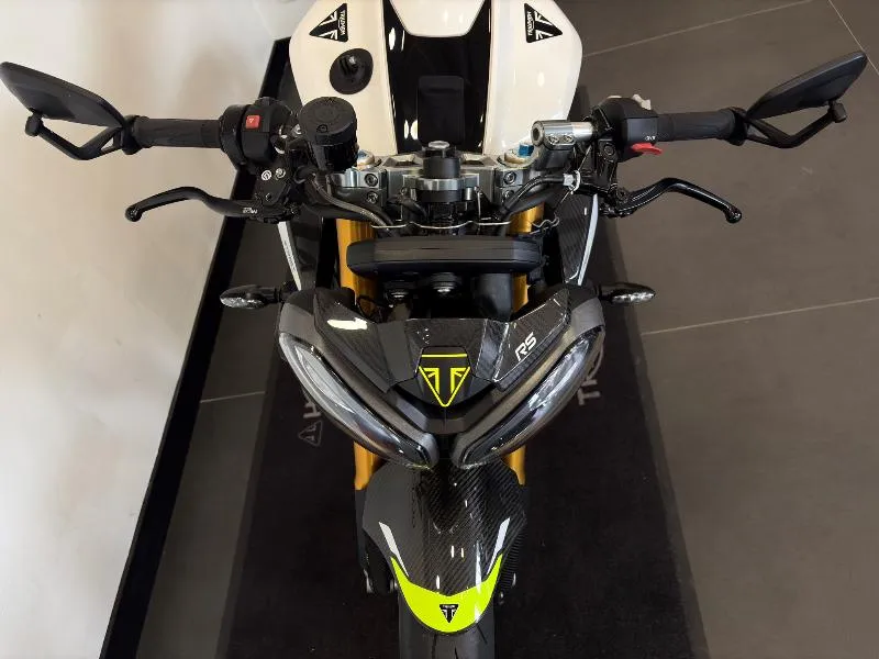 DAYTONA 765 Moto 2