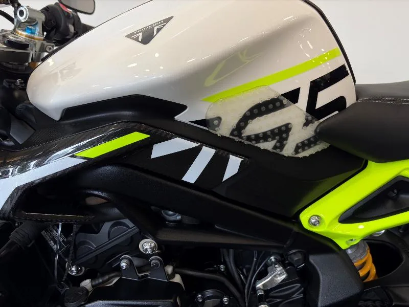 DAYTONA 765 Moto 2