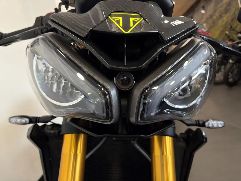 DAYTONA 765 Moto 2