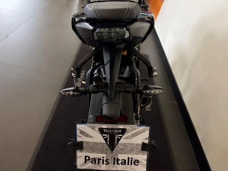 DAYTONA 765 Moto 2