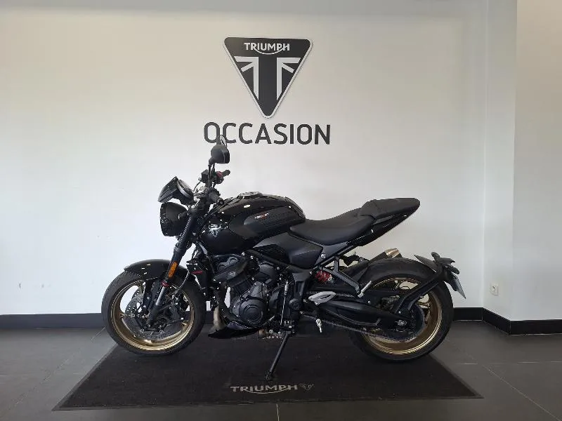 TRIDENT 800