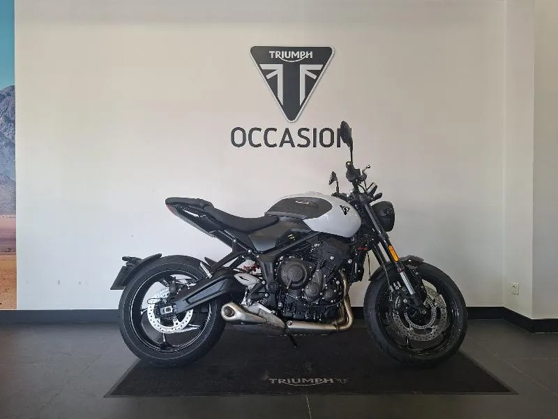 TRIDENT 660