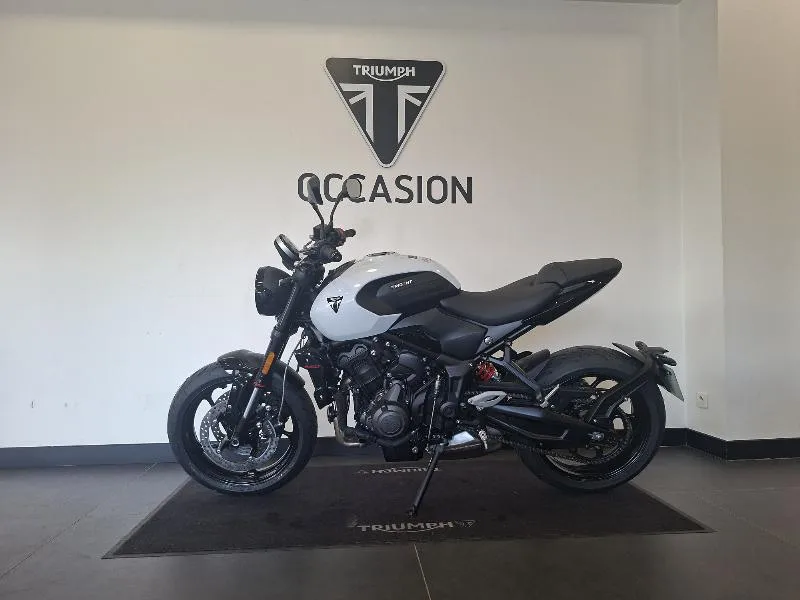 TRIDENT 660