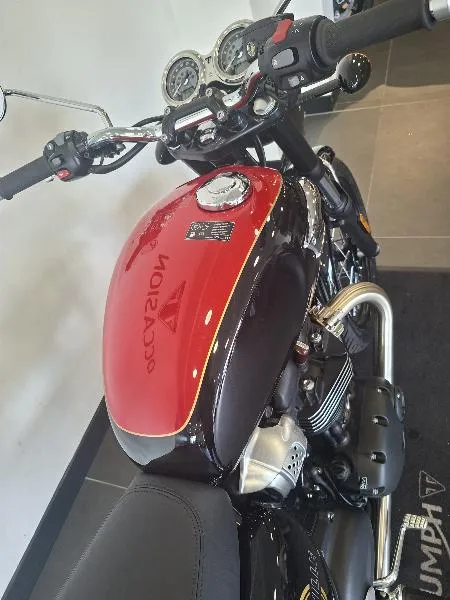 Bonneville T100