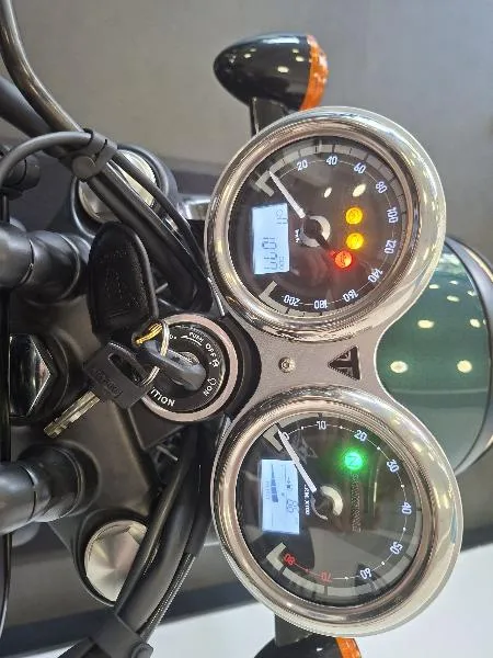 BONNEVILLE T120