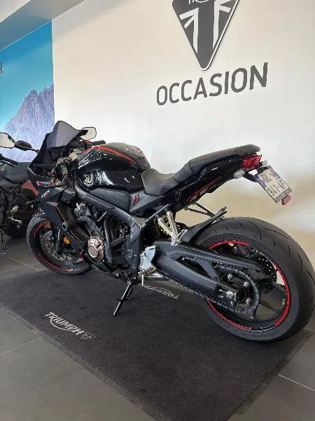 CBR 650 R 