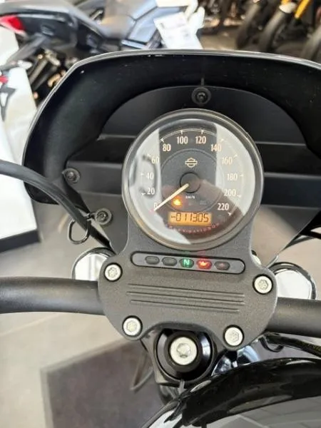 SPORTSTER IRON 1200