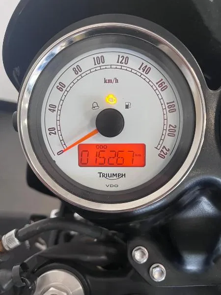 THRUXTON 900 EFI