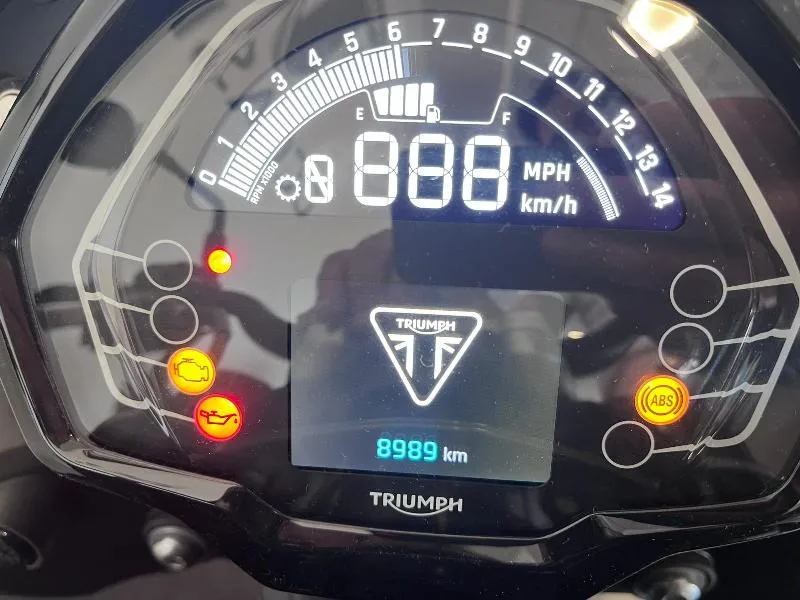 STREET TRIPLE 765 R
