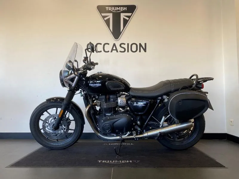 STREET TWIN  900