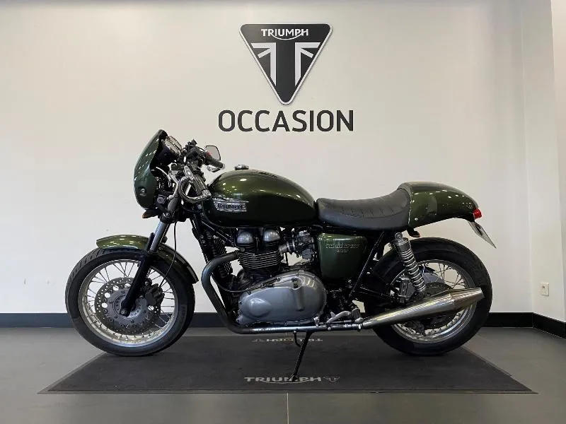 THRUXTON 900