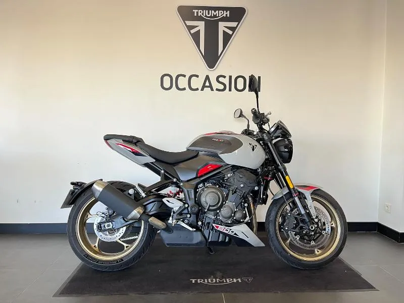 TRIDENT 800