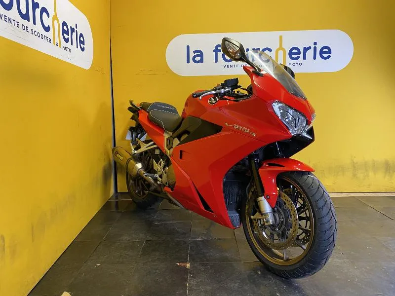 VFR 800 F