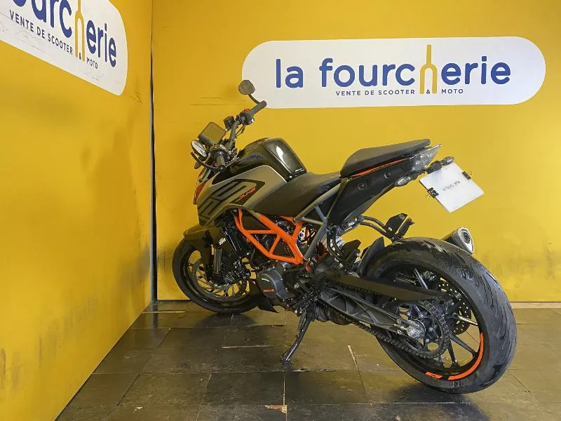 125 DUKE ABS