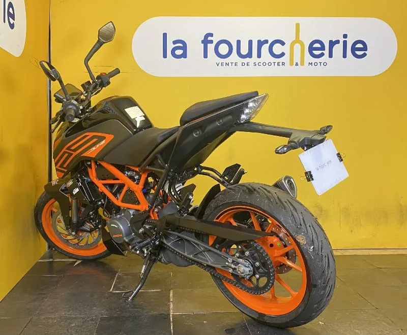 125 DUKE ABS