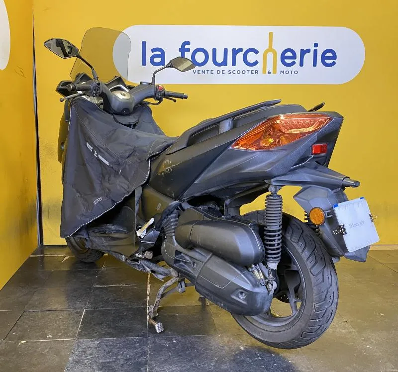 XMAX 125 IRON MAX