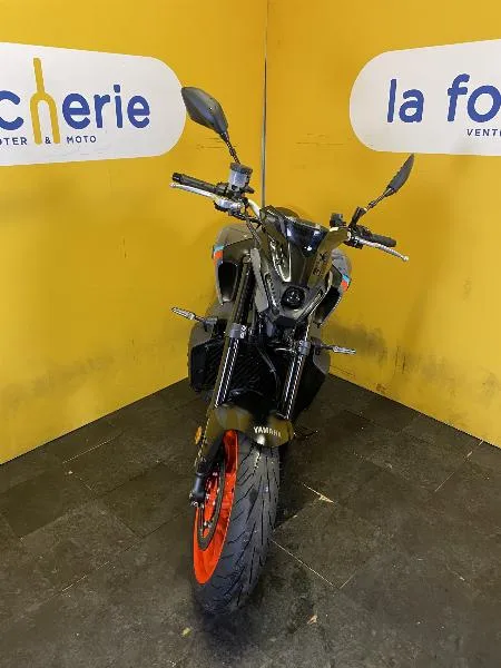 MT09